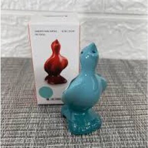 NEW in Box Le Creuset Blue Stoneware Pie Bird Caribbean baking essential